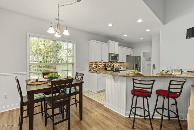 Building Photo - 324 Foxwood Ln