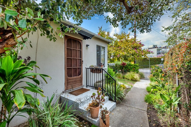 Building Photo - 2339 Abbot Kinney Blvd