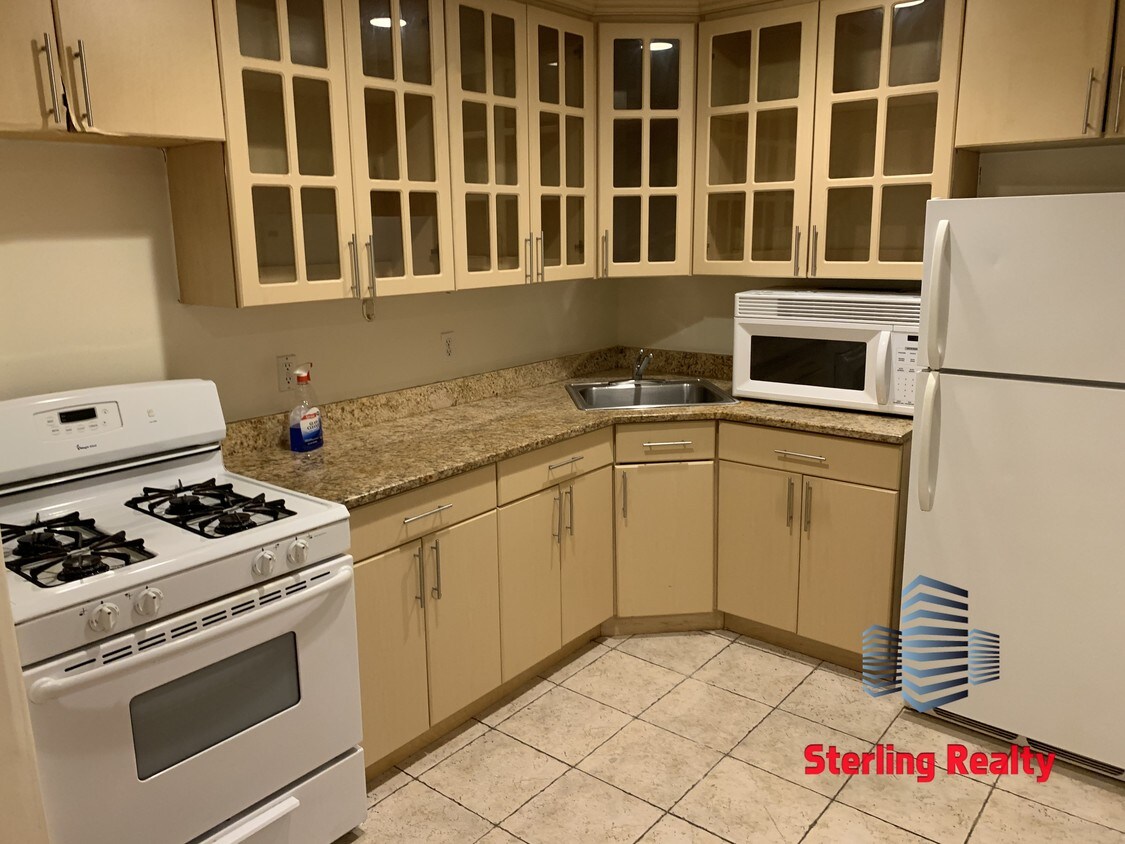 Foto principal - 19-63 76th St