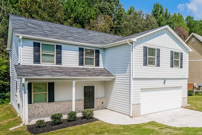Building Photo - 444 Clematis Court