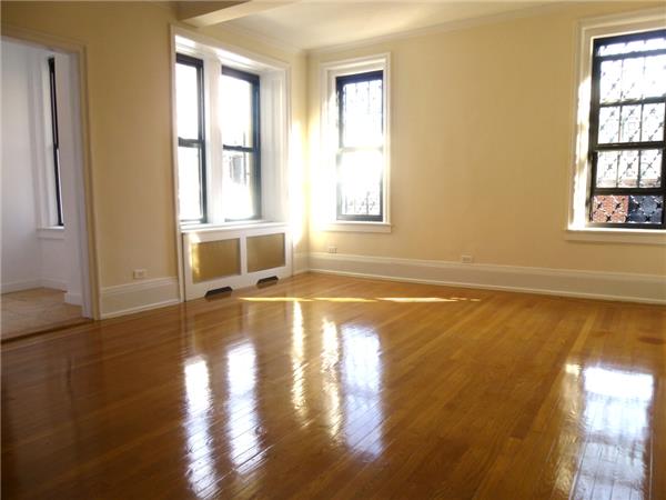 Foto principal - 33 E 68th St