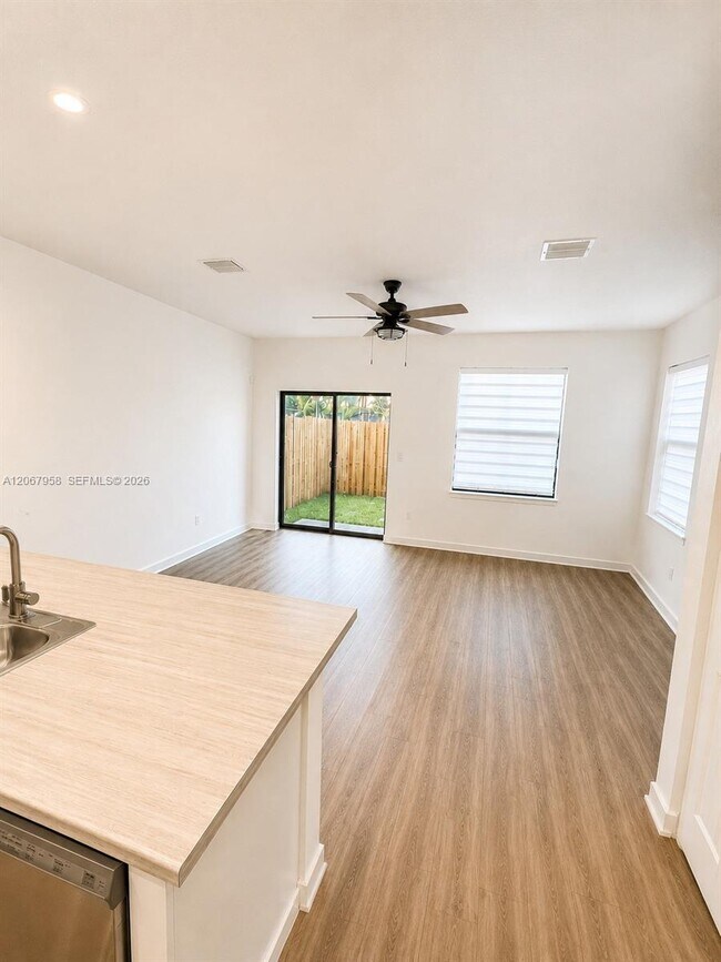 Building Photo - 18120 SW 148th Rd