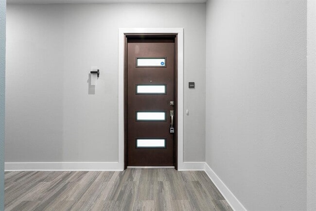 Foto del edificio - 4501 Jackson Ave