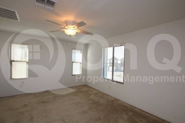Foto del edificio - 5831 W Encinas Ln