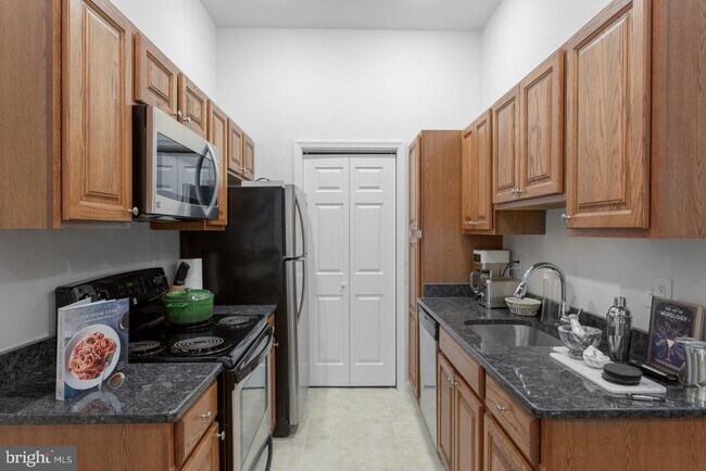Foto del edificio - 815 6th St NW