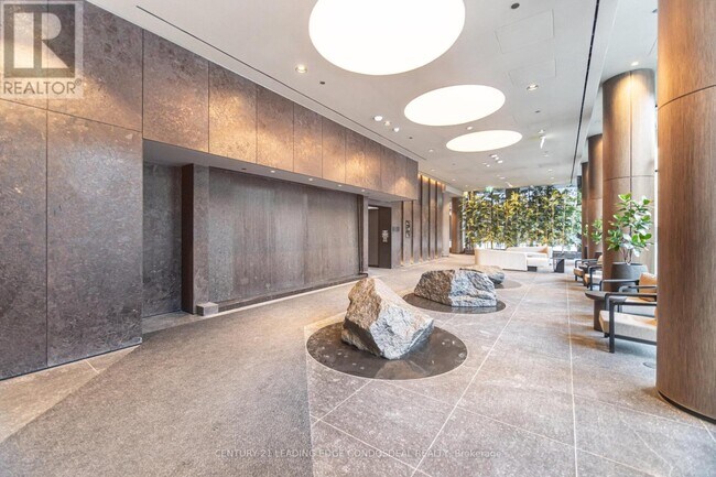 Photo du bâtiment - 110 Broadway Ave