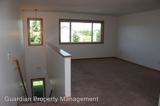 Building Photo - 4396 Blakewood Dr