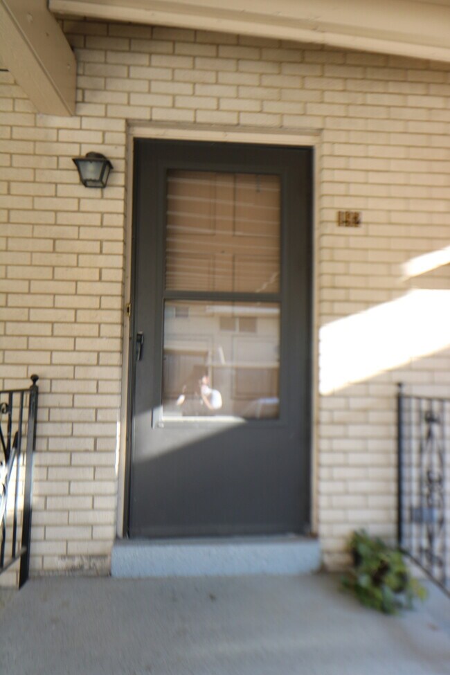 Foto del edificio - 4 Bedroom 3.5 Bathroom Townhome in Provo!