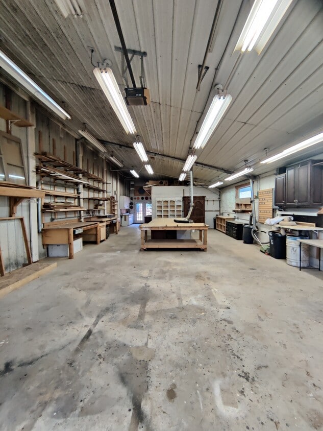 Building Photo - 15226 Creek Rd