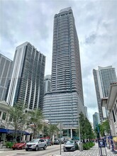 Building Photo - 1000 Brickell Plaza