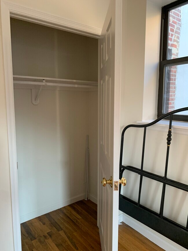 Closet Main Bedroom - 516 W 142nd St