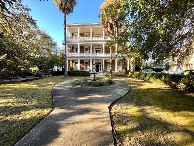exterior - 12 Bee St