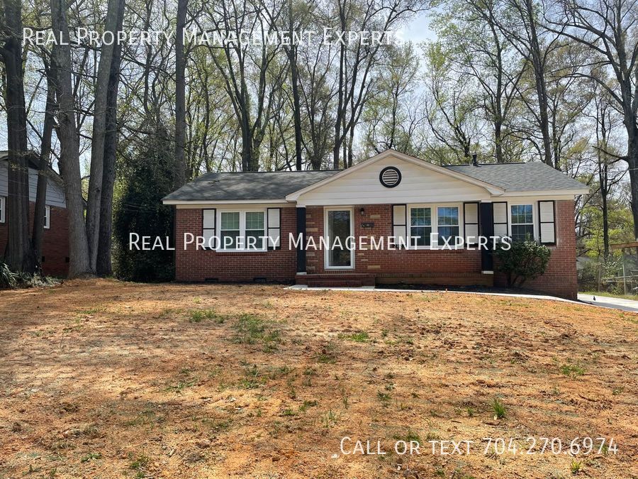 Primary Photo - 2825 Wedgefield Dr