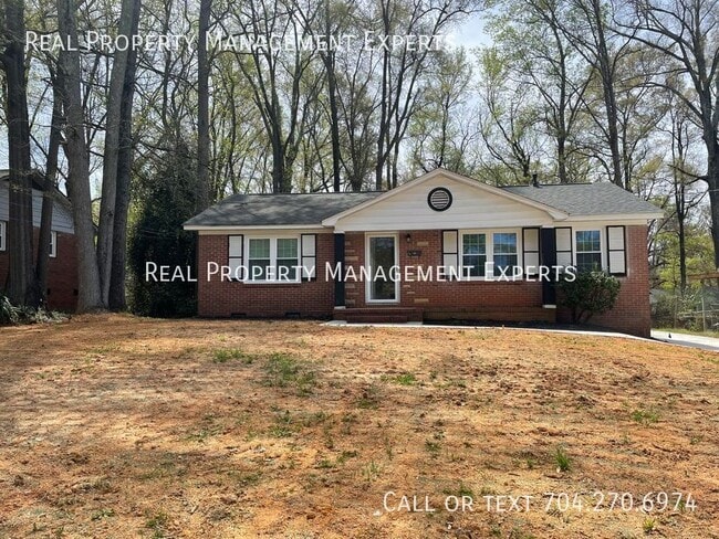 Photo - 2825 Wedgefield Dr House