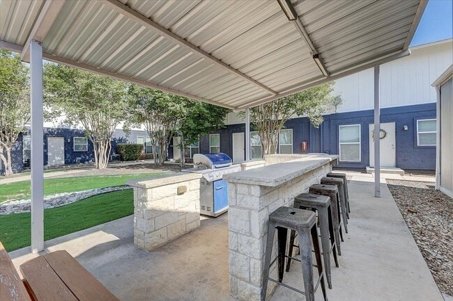 Iconic Village - Iconic Village Apartments