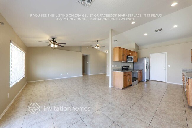 Foto del edificio - 8934 W Encanto Blvd