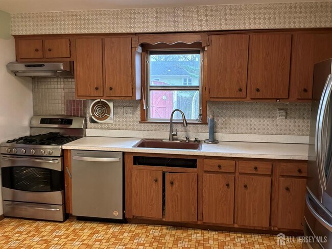 Foto del edificio - 8 Montclair Ave