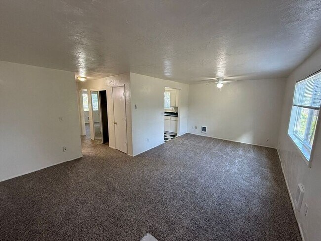 Foto del edificio - 3719 Hawthorne Ave NE