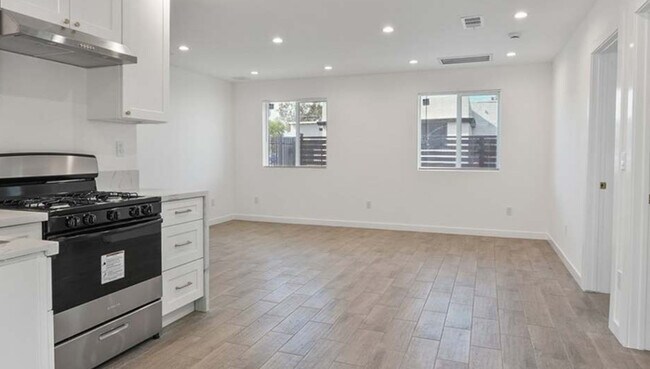 Foto del edificio - 5334 Cleon Ave