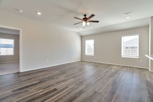 Foto del edificio - Spacious 3 bed, 2 bath in East Siloam Springs! Fenced yard, laundry included!