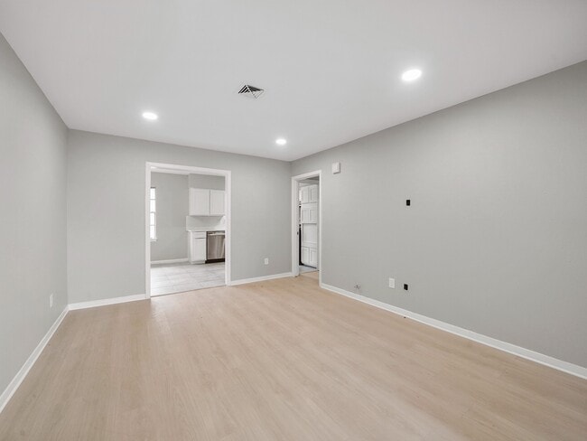 Building Photo - 9347 Clearway Dr