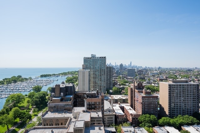 Building Photo - 3550 N Lake Shore Dr