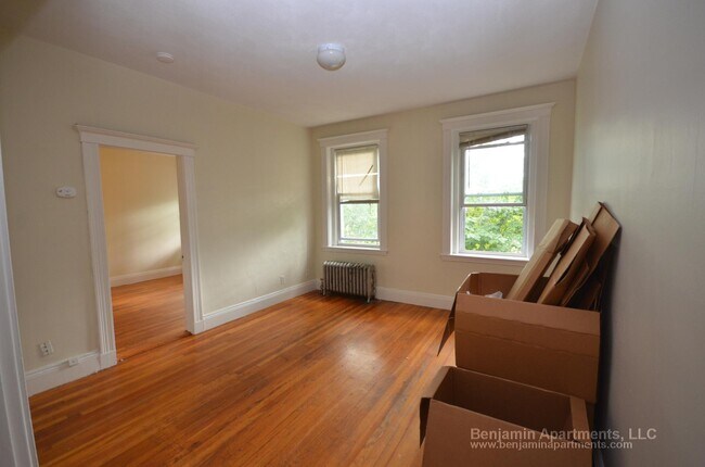 Building Photo - 3 Egremont Rd