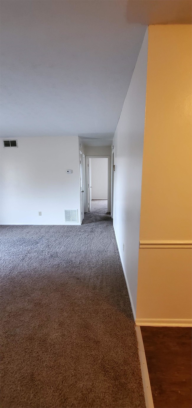 Foto del edificio - 300 Edgewood Dr