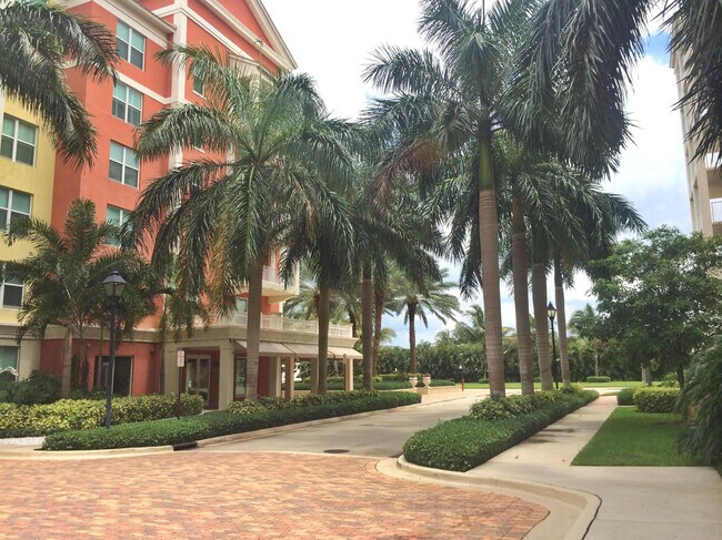 Building Photo - 804 E Windward Way