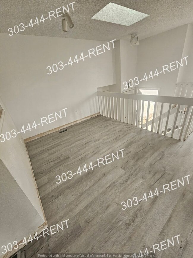 Building Photo - Beautifully Updated 4 Bed 2 Bath home in Denver