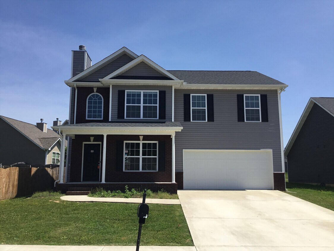 8124 Cambridge Reserve Drive House for Rent in Knoxville, TN