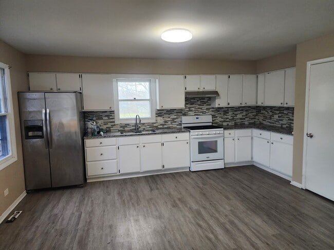 Foto del edificio - 1325 N Glenview Ct