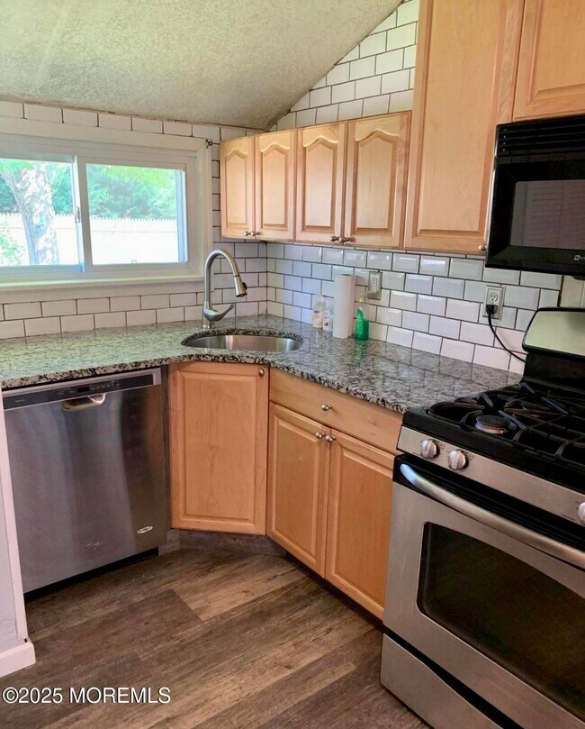 Foto del edificio - 10 Oakwood Drive