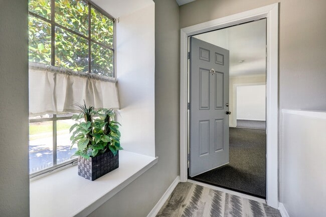 Building Photo - 9031 Gaylord Dr