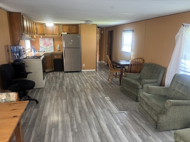 Building Photo - 1528 Apache Dr