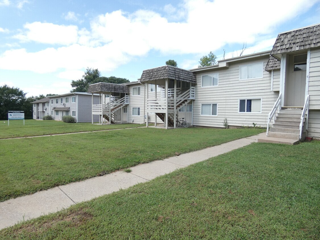 Skyview Apartments 509 Cherry Ln Newton, KS Apartments for Rent in