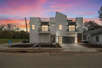 Building Photo - 402 S Henderson Ave