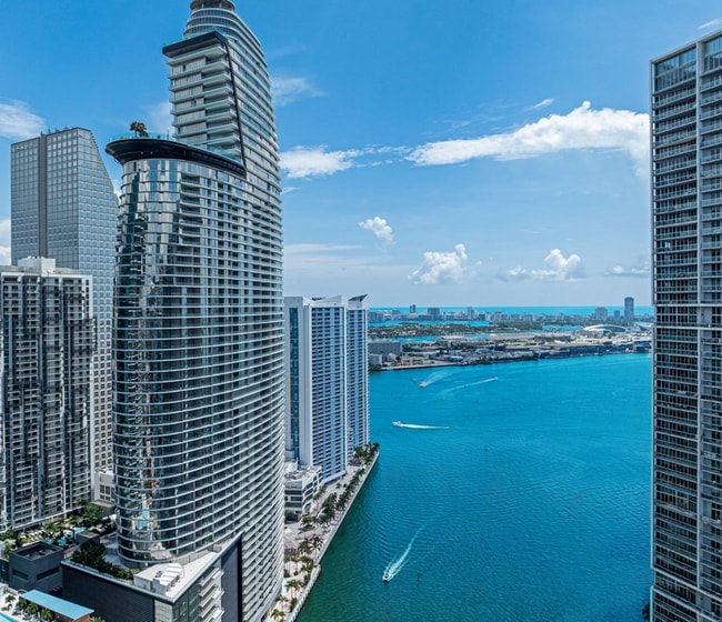 Building Photo - 300 Biscayne Boulevard Way