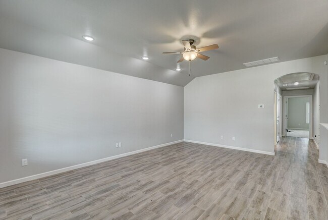 Building Photo - 5808 Goldfinger Rd