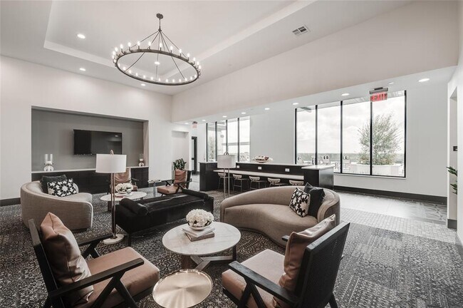 Building Photo - 1414 N Shepherd Dr