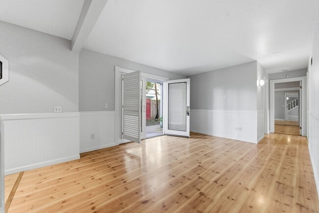 Building Photo - 1901 Spencer St