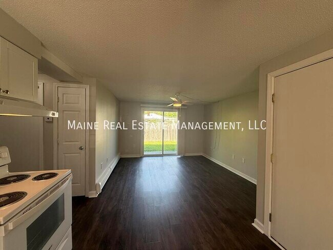 Building Photo - 381-385 Pine St.-2