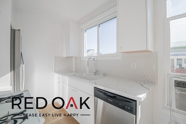 Building Photo - 1000 N Curson Ave