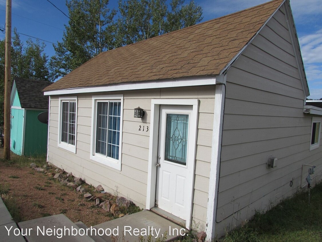 Primary Photo - 2 br, 1 bath House - 213 N Second St