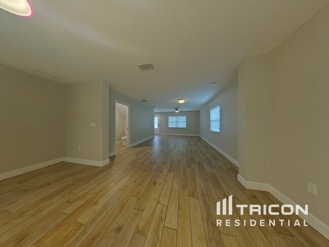 Building Photo - 2717 W Spruce St