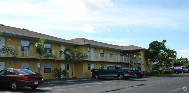 Building Photo - Hemingway Condominium Association