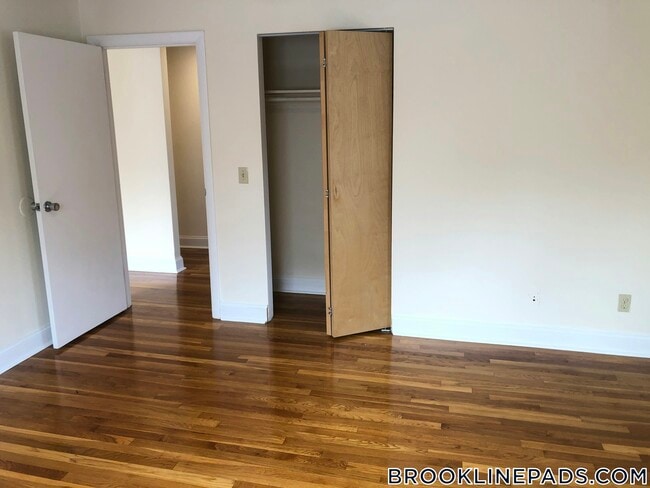 Building Photo - 222 Babcock St