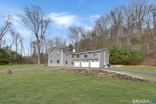 Building Photo - 50 1/2 Mountain Spring Rd