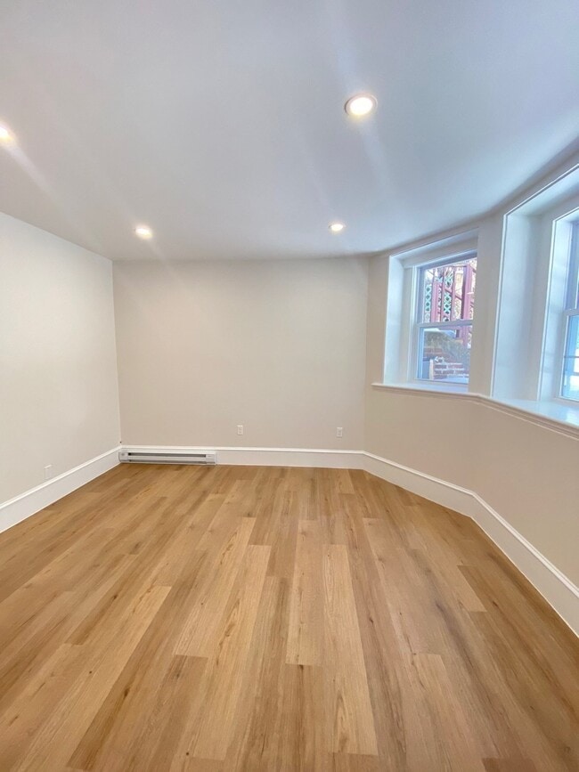 Building Photo - 7 Kenney St