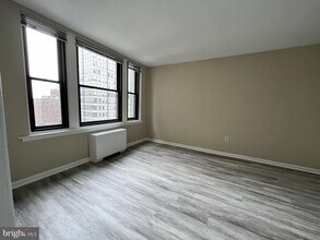 Building Photo - 135 S 19th St